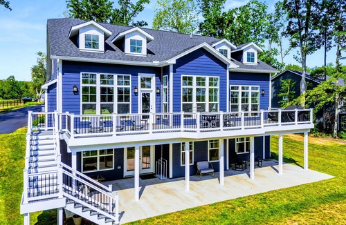 Mineral House | Lakefront Lake Anna, Private Beach, Dock + Games