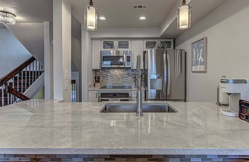 Horseshoe Bay Condo | Lakefront LBJ Escape - Boat Slip & Sleeps 8