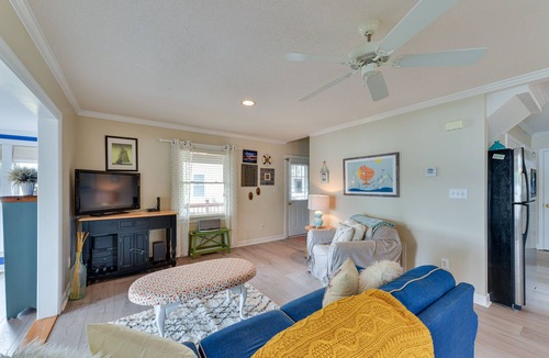 Southmont House | Lakefront Lexington Vacation Rental w/Dock!