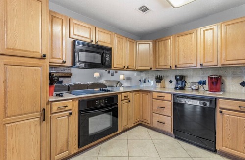 West Livingston House | Lakefront Livingston Retreat w Dock & Fire Pit!