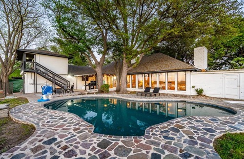 Rowlett House | Lakefront Luxe 5BR 2Bath Home with Pool & Hot Tub