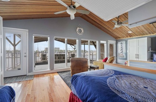 West End Villa | Lakefront-Marina in back! Get-a-way in New Orleans