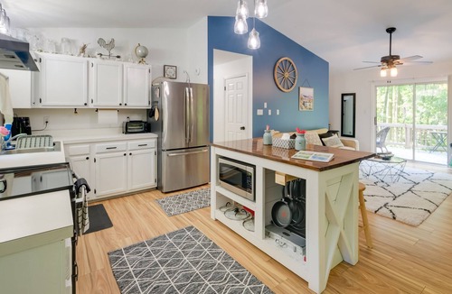 Chesapeake Ranch Estates-Drum Point Cabin | Lakefront Maryland Cabin w/Fire Pit, Grill & Deck