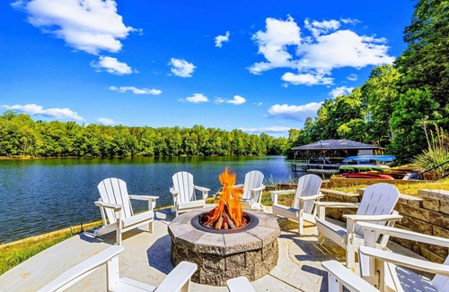 Bumpass House | Lakefront on Lake Anna | Dock, Hot Tub, Game Room