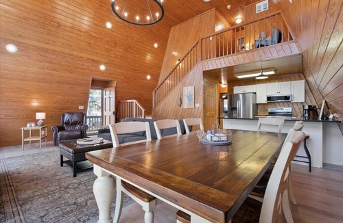New London Cabin | Lakefront Retreat on Quiet Cove, Dock, Fire Pit, King Bed- close to Uwharrie