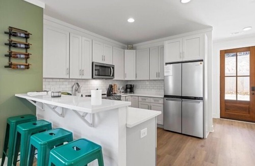 Jacksons' Gap House | Lakefront Villa @ Bay Pines- Unit 6