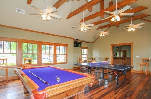 Keowee Condo | LAKEFRONT with Available Boat Dock + Trailer Spot-4 Bedroom 4 Bath Condo