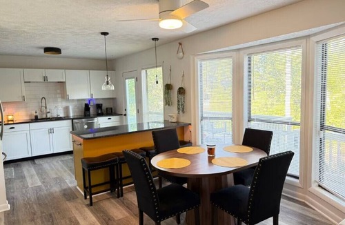 Westover House | Lakehouse Retreat Kayak Pet Friendly Mins to Bragg