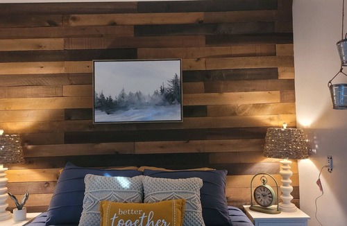Lynn Cabin | Lakeshore Cottage Lake Lanier | Privacy, Free Wifi