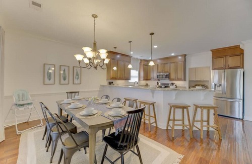 Prosperity House | Lakeside at Bedford - 5BR | 5BA| Waterfront