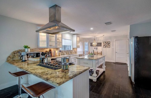 Rowlett House | Lakeside Elegance Chic 3BR 2.5B