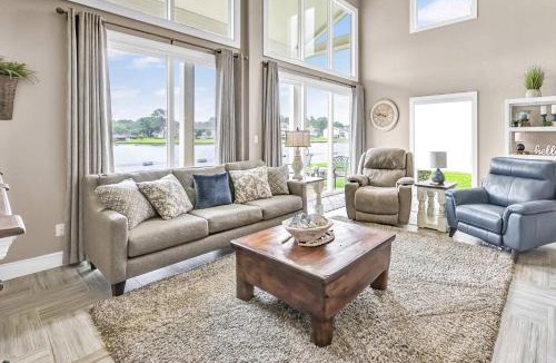 April Sound House | Lakeside Haven