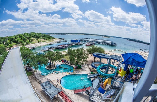 Volente Cabin | LakeTravis 6 guest Bungalow #1: Free waterpark, walk to marinas, dining, lake