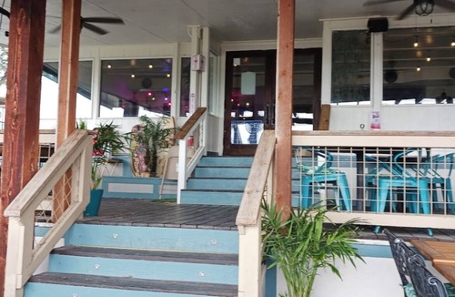 Volente Cabin | LakeTravis Bungalow #4: Free waterpark walk to marina, dining, beach, lake