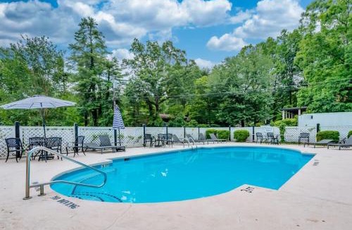 Flat Rock House | Lakeview Cottage - Unit 305