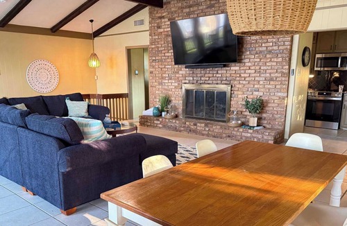 Seven Points House | Lakeview Lookout - Stunning Views!