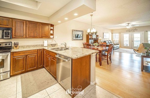 Highland Lake Estates Condo | Lakeview & Pool View on an Island with Sauna & Spa