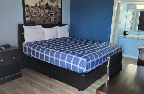 Independence Hotel | Lamplighter Inn Independence