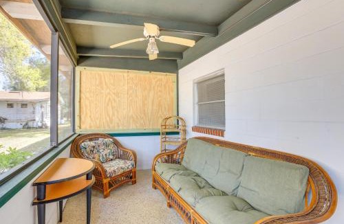 Chiefland Apartment | Lanai & Fire Pit: Riverfront Studio in Chiefland!