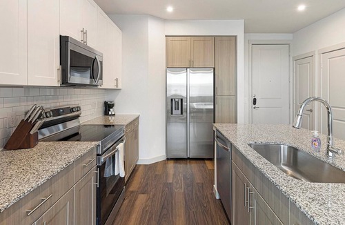 Fate Apartment | Landing | Amazing 1BD, Clubhouse, Pool