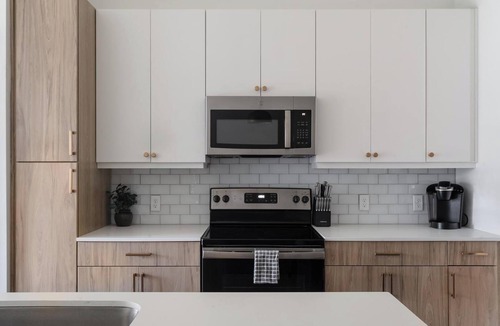 Austin Apartment | Landing | Amazing 1BD, Gym, Clubhouse
