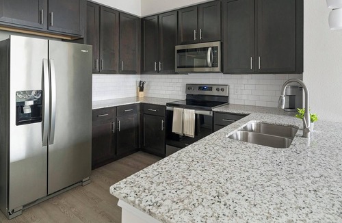 Conroe Apartment | Landing | Amazing 1BD, Gym