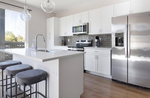 Oakwood Apartment | Landing | Amazing 1BD, Pool, Clubhouse