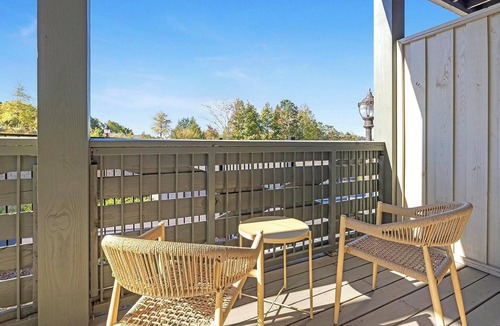 Oakwood Apartment | Landing | Amazing 1BD, Pool, Clubhouse