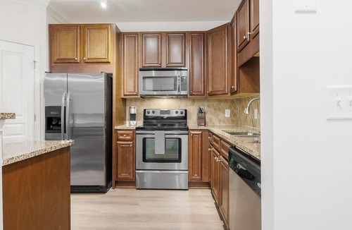 Cary Apartment | Landing | Amazing 1BD, Pool, Gym