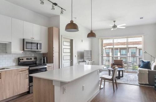 Austin Apartment | Landing | Amazing 1BD, Pool, Gym
