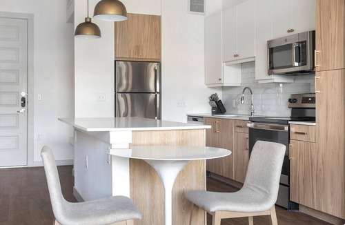 Austin Apartment | Landing | Amazing 1BD, Pool, Gym