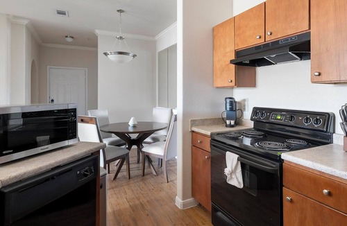 Austin Apartment | Landing | Amazing 2BD, Clubhouse, Courtyard