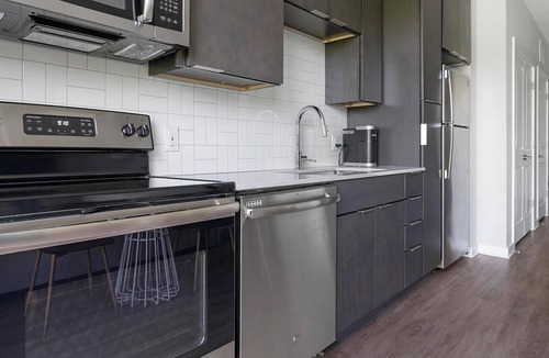 Downtown Apartment | Landing | Amazing Studio, Pool, Courtyard