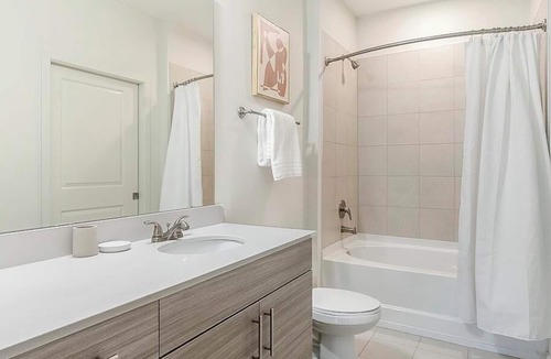 Crabtree Apartment | Landing at Crabtree Lakeside Residences - 1 Bedroom in Northwest Raleigh