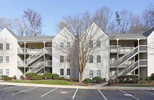 Oakhurst Apartment | Landing at Enclave At Oakhurst - 2 Bedrooms in Oakhurst