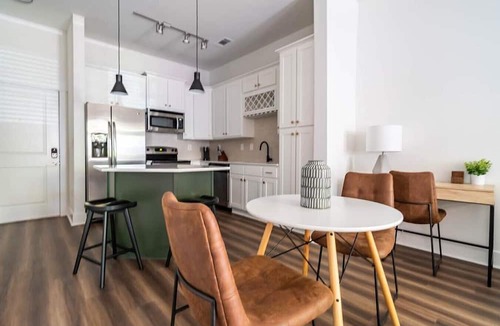 Cary Apartment | Landing at Lofts at Weston Lakeside - 2 Bedrooms in Cary