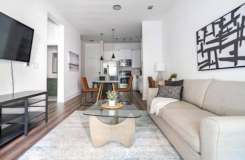 Cary Apartment | Landing at Lofts at Weston Lakeside - 2 Bedrooms in Cary