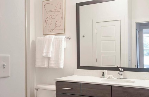 NoDa Apartment | Landing at Mercury NoDa - 1 Bedroom in North Charlotte