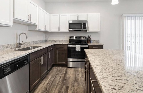 Suffolk Apartment | Landing at Park 216 Apartments - 1 Bedroom in Downtown Suffolk