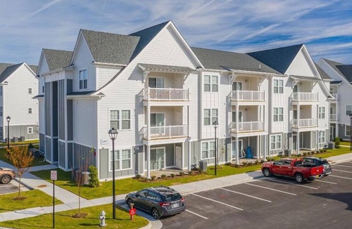 Suffolk Apartment | Landing at Park 216 Apartments - 1 Bedroom in Downtown Suffolk