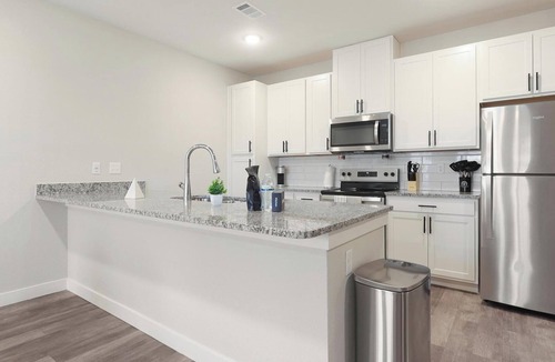 Beaufort Apartment | Landing | Beautiful 1BD, Gym