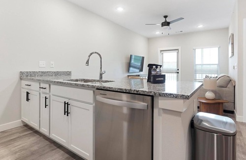 Beaufort Apartment | Landing | Beautiful 1BD, Gym