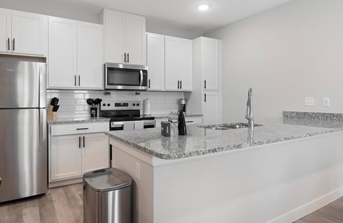 Beaufort Apartment | Landing | Beautiful 1BD, Gym