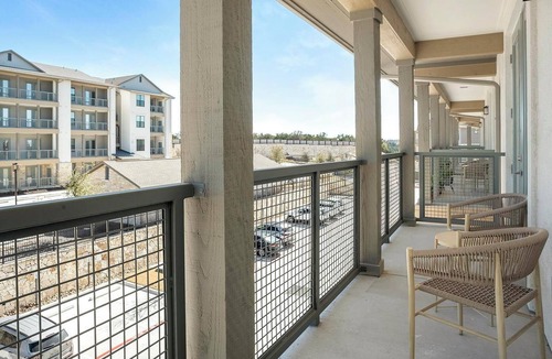 Austin Apartment | Landing | Beautiful 1BD, Clubhouse, Pool