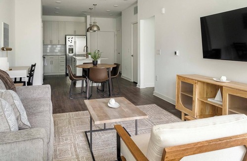 East Raleigh Apartment | Landing | Beautiful 1BD, Clubhouse, Yoga Studio