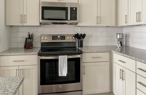 East Raleigh Apartment | Landing | Beautiful 1BD, Clubhouse, Yoga Studio