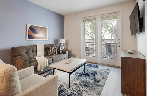 Crestview Apartment | Landing | Beautiful 1BD, Courtyard, Gym
