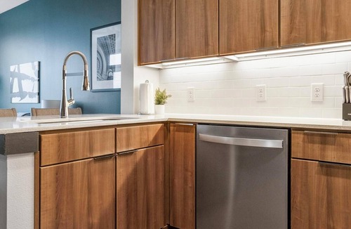 Buda Apartment | Landing | Beautiful 1BD, Gym, Clubhouse