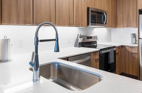 Buda Apartment | Landing | Beautiful 1BD, Gym, Clubhouse