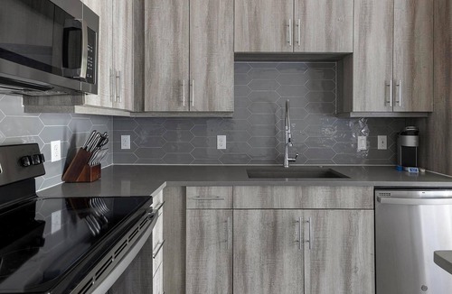 Montopolis Apartment | Landing | Beautiful 1BD, Pool, Courtyard